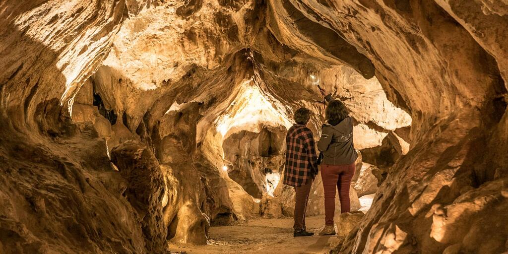 à proximité Mayenne tourisme Saulges grottes