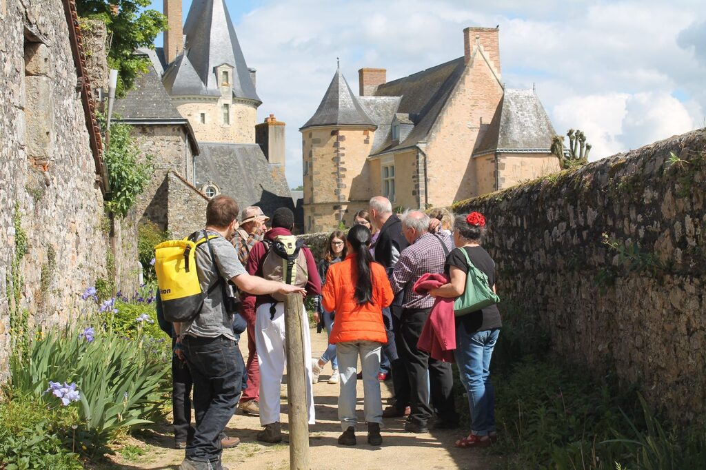 jeu de piste adaptés pour groupes jusqu'à 50 personnes à Sainte-Suzanne autour du Clos Robin